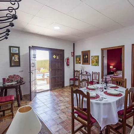 Casita De La Cantera * La Lantejuela
